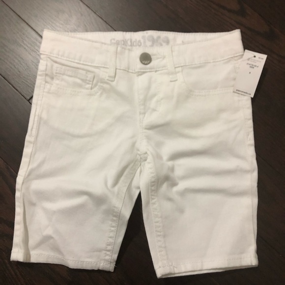 BNWT - Gap Denim shorts - Girl -Size 6 - Picture 2 of 3